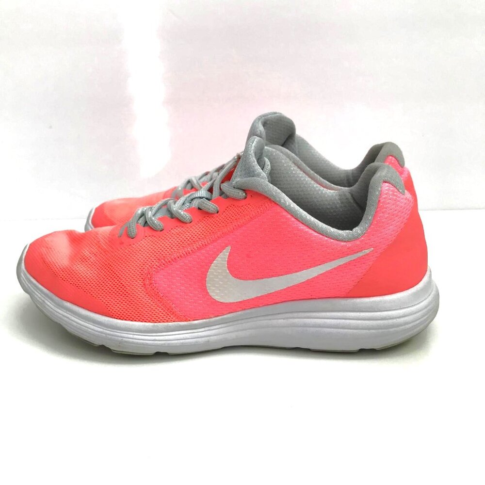 Nike Revolution 3